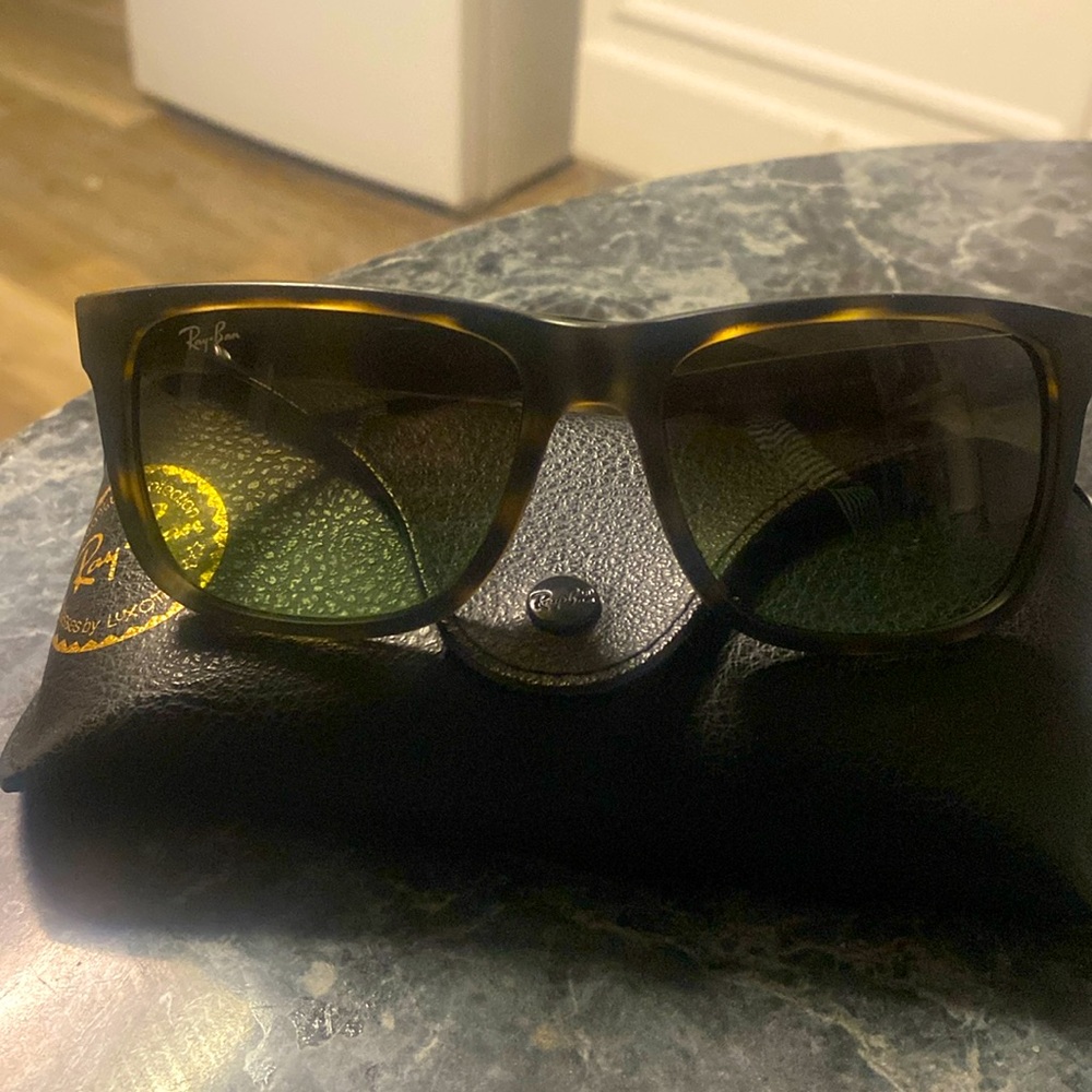 Ray Ban
